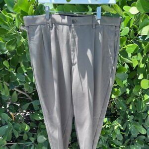 NWT Mens Haggar dress pants 38W x 29L Olive Pleat comfort waistband classic fit